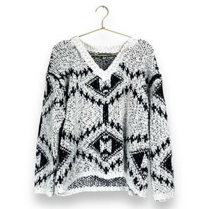 Shein V Neck Sweater Women's Medium Black White Fuzzy Comfort‎ 499